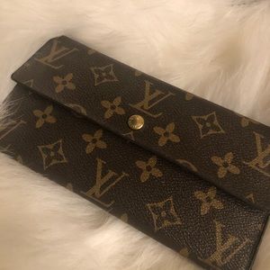 Mono gram brown design wallet